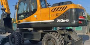 بیل هیوندای ۲۱۰ لاستیکی (Hyundai 210W)
